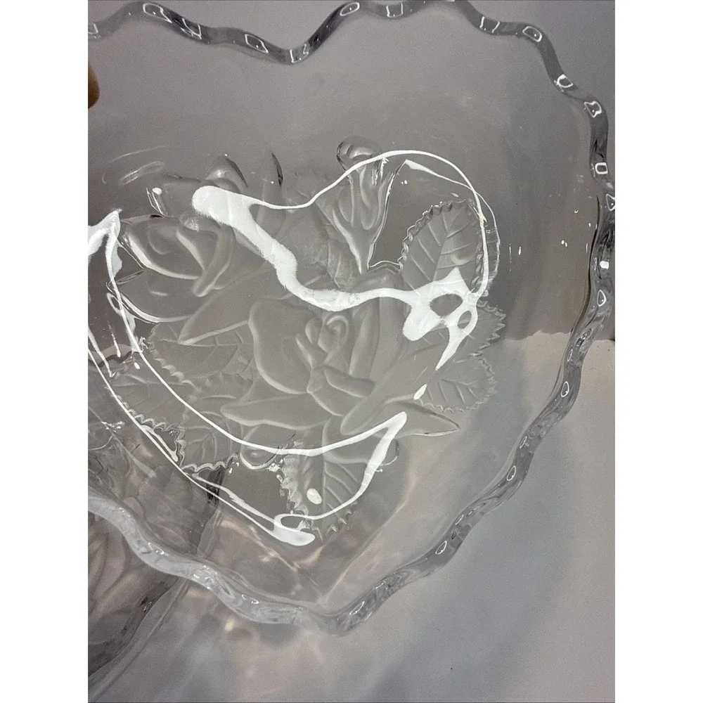 2 Studio Nova Heart Shaped Glass Crystal Candy Bowl Dish‎ Frosted Floral Pattern